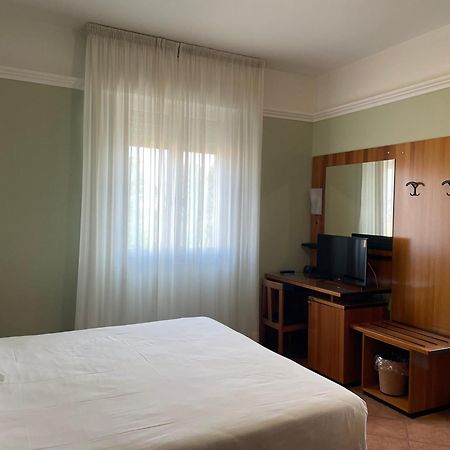 קסטלפרנקו אמיליה Hotel Aquila מראה חיצוני תמונה