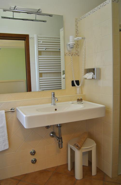 קסטלפרנקו אמיליה Hotel Aquila חדר תמונה