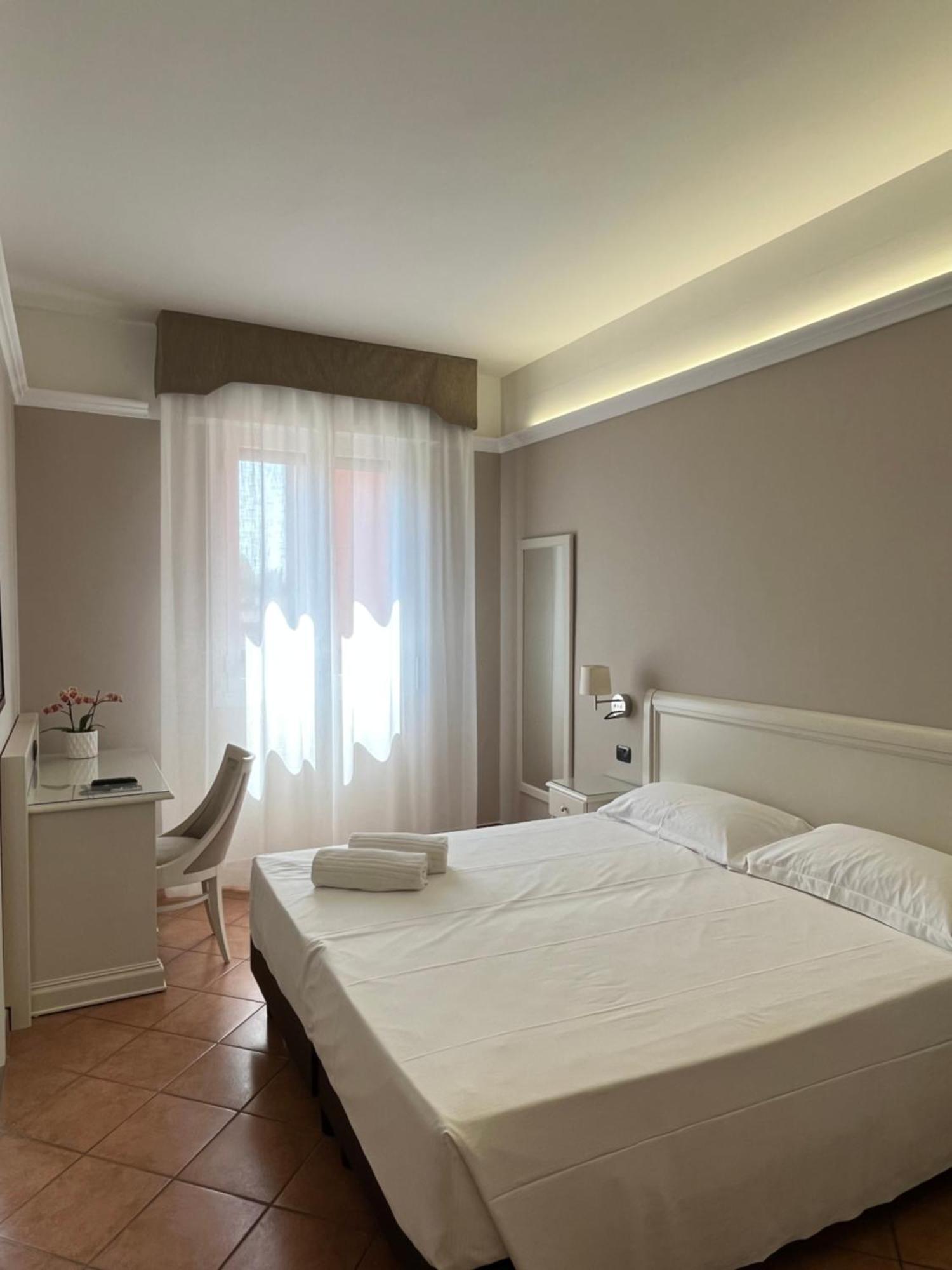 קסטלפרנקו אמיליה Hotel Aquila מראה חיצוני תמונה