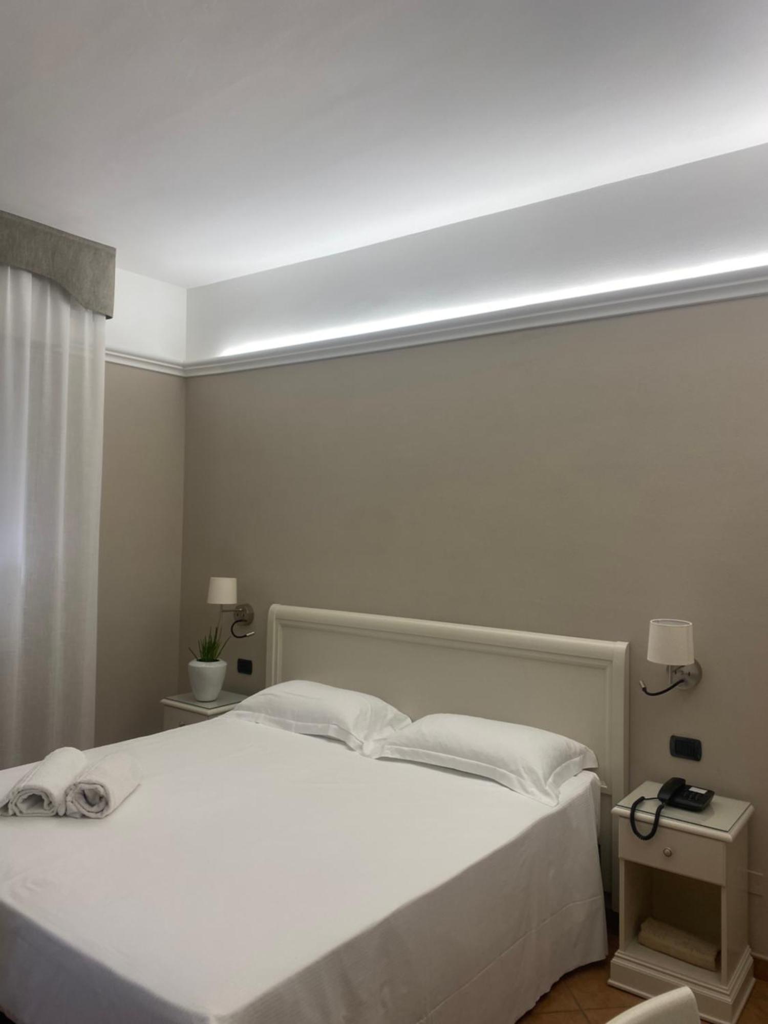 קסטלפרנקו אמיליה Hotel Aquila מראה חיצוני תמונה