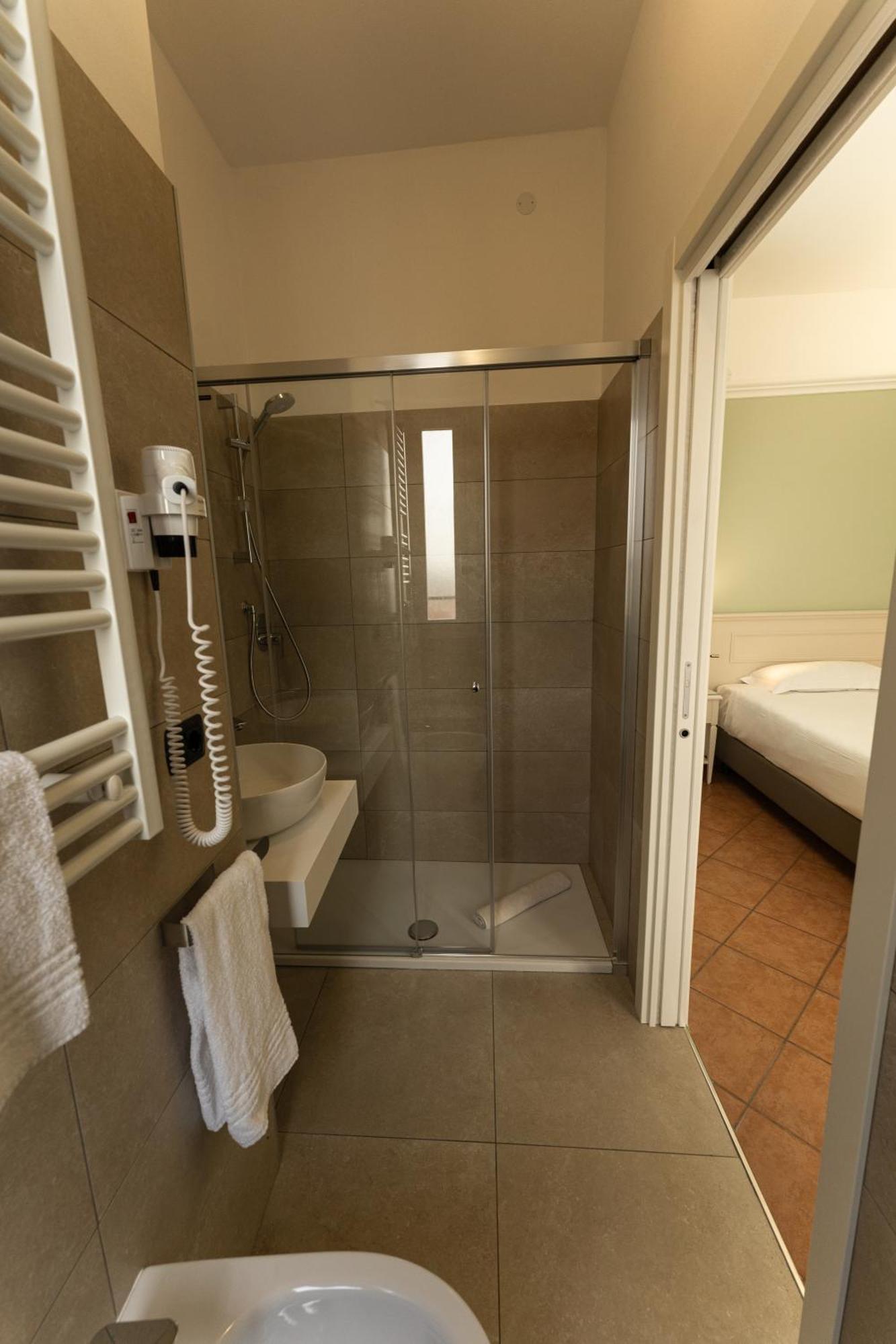 קסטלפרנקו אמיליה Hotel Aquila מראה חיצוני תמונה