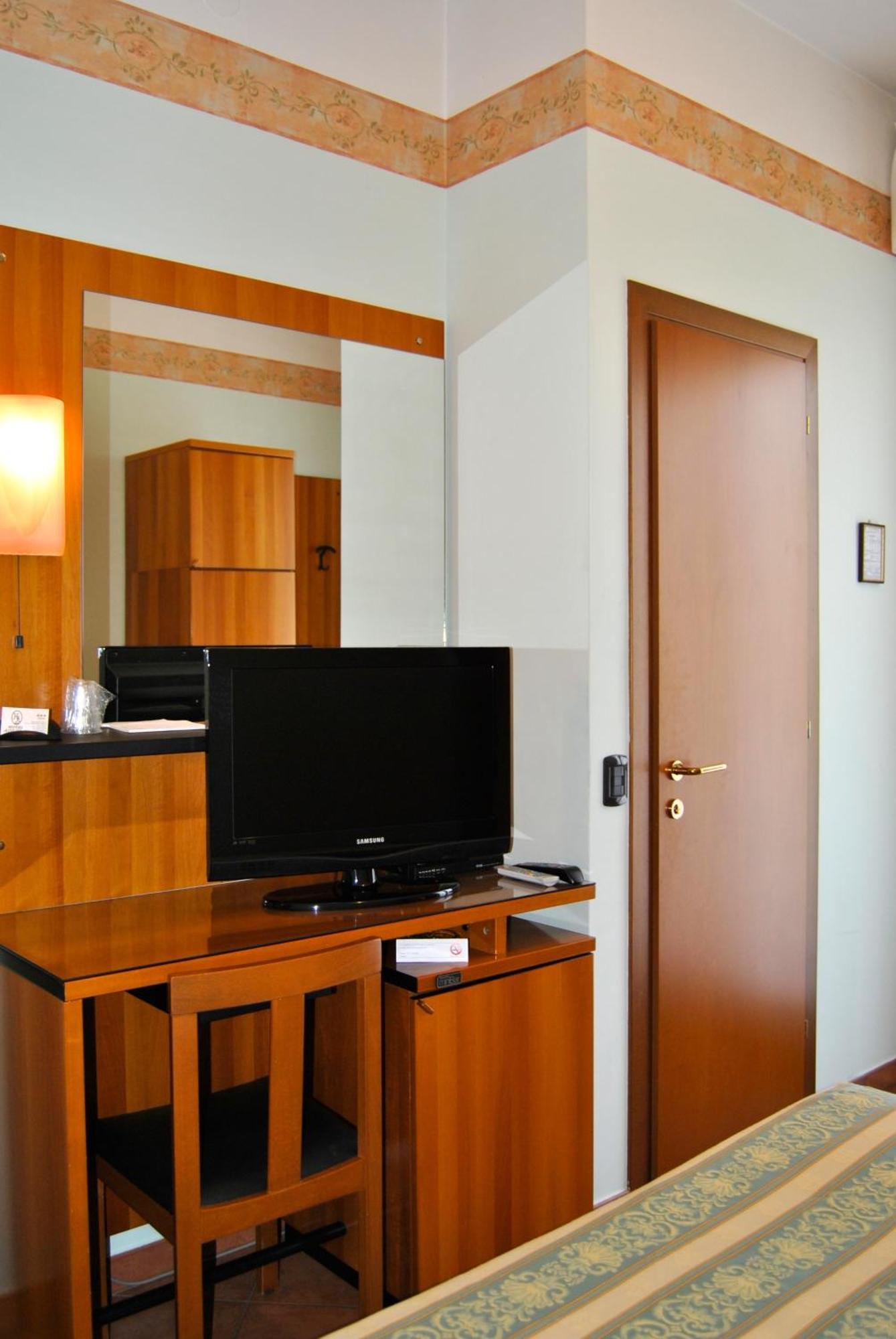 קסטלפרנקו אמיליה Hotel Aquila חדר תמונה