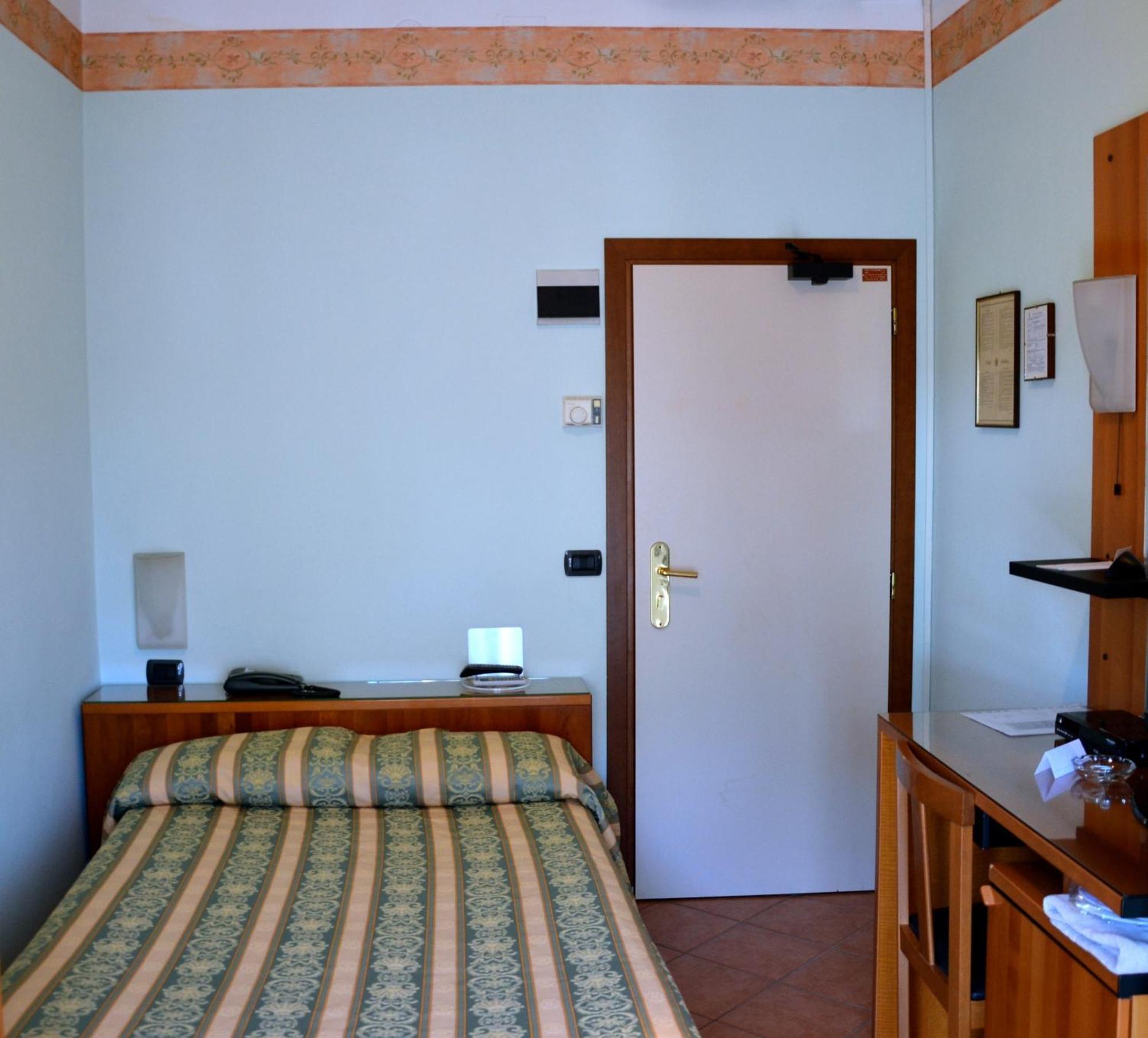קסטלפרנקו אמיליה Hotel Aquila חדר תמונה