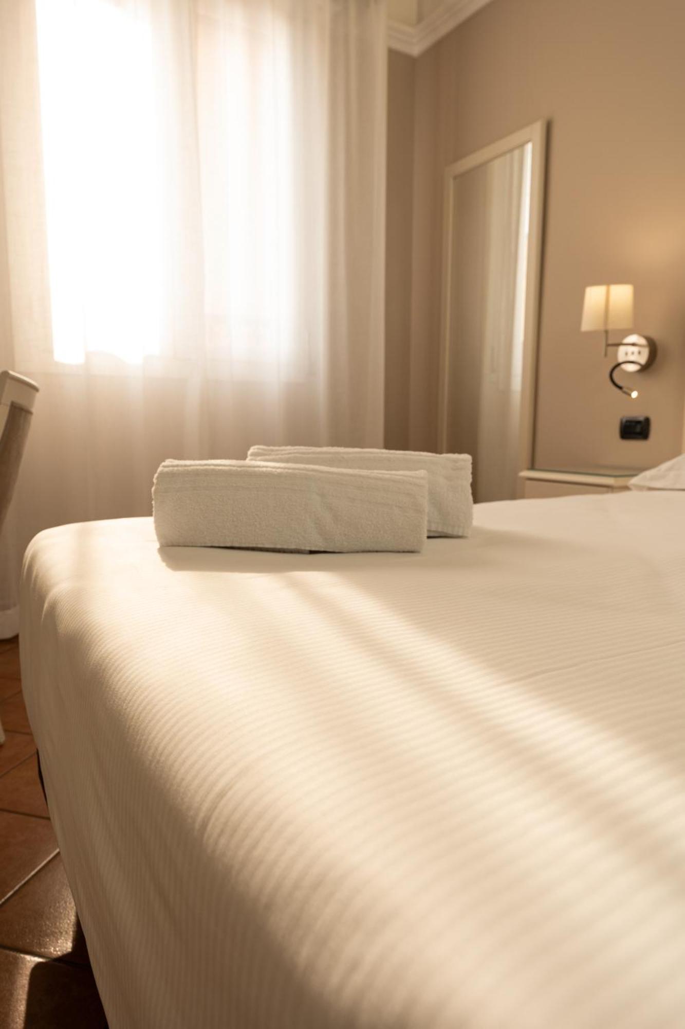 קסטלפרנקו אמיליה Hotel Aquila מראה חיצוני תמונה